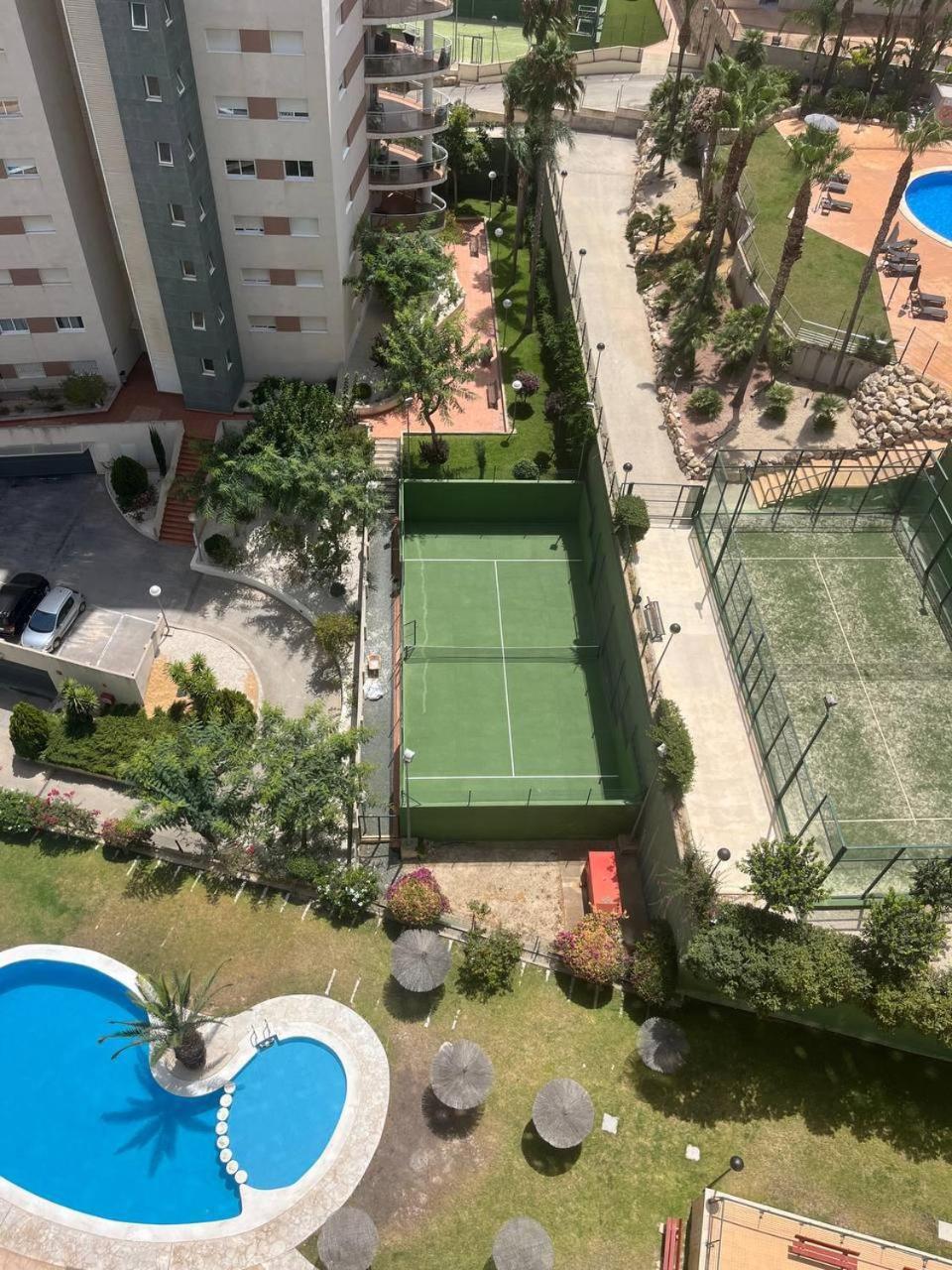 Vila Park カーラ・デ・フィネストラット エクステリア 写真